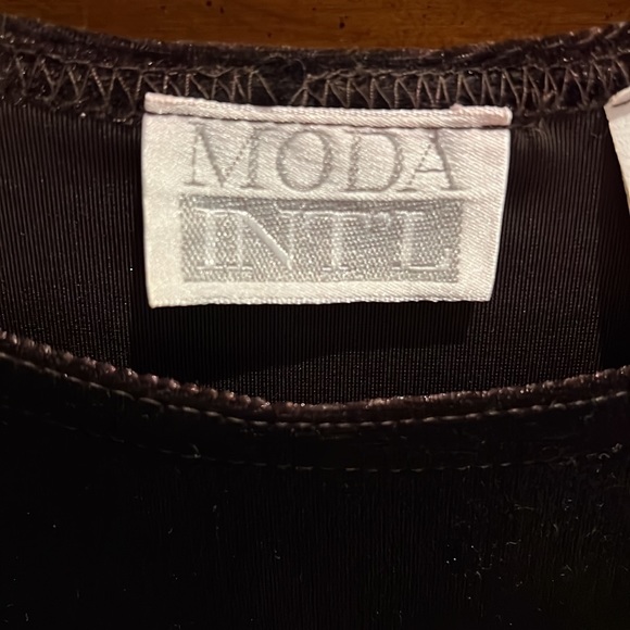 Victoria Secret early 90s. Velvet. Light weight. Size Large. Color Expresso. - Picture 3 of 5